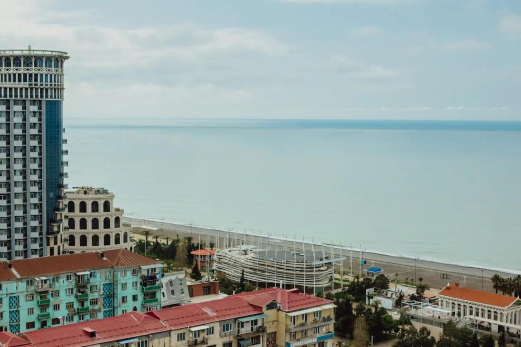Relax And Unwind Premier Sea View Aparthotel In Batumi Bagian luar foto