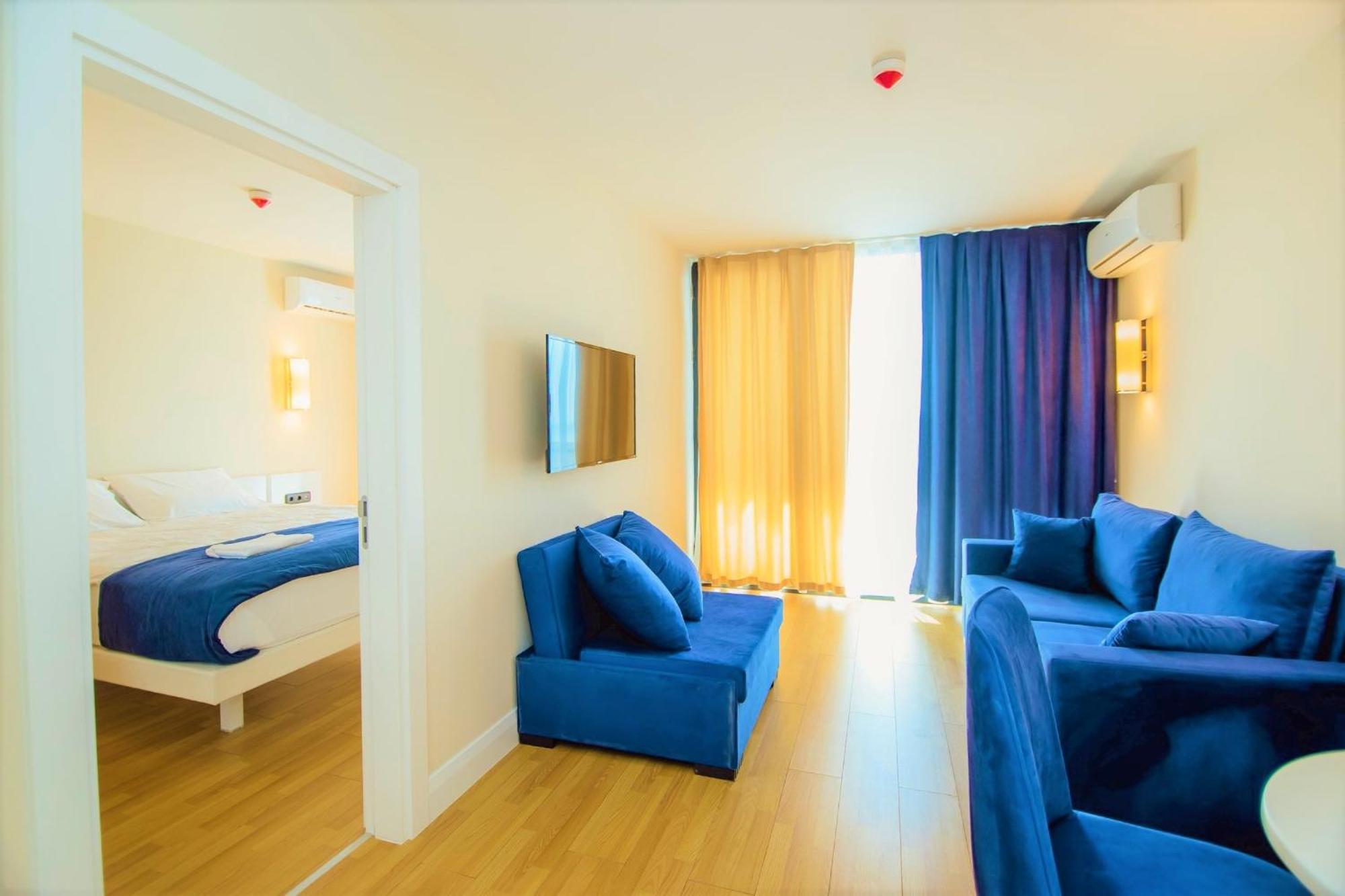 Relax And Unwind Premier Sea View Aparthotel In Batumi Bagian luar foto