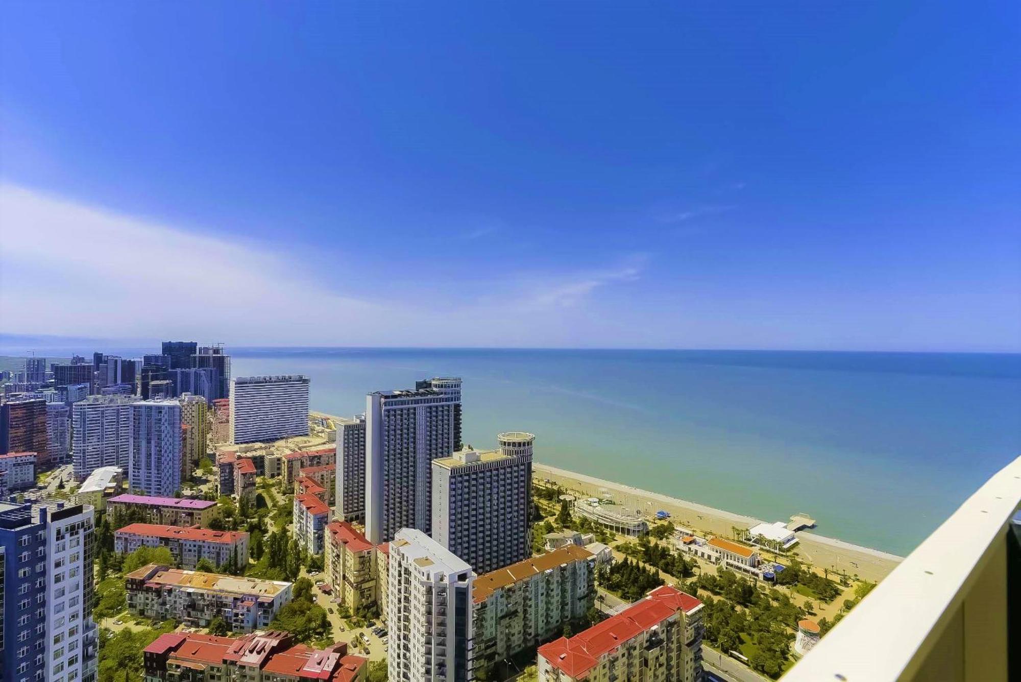Relax And Unwind Premier Sea View Aparthotel In Batumi Bagian luar foto