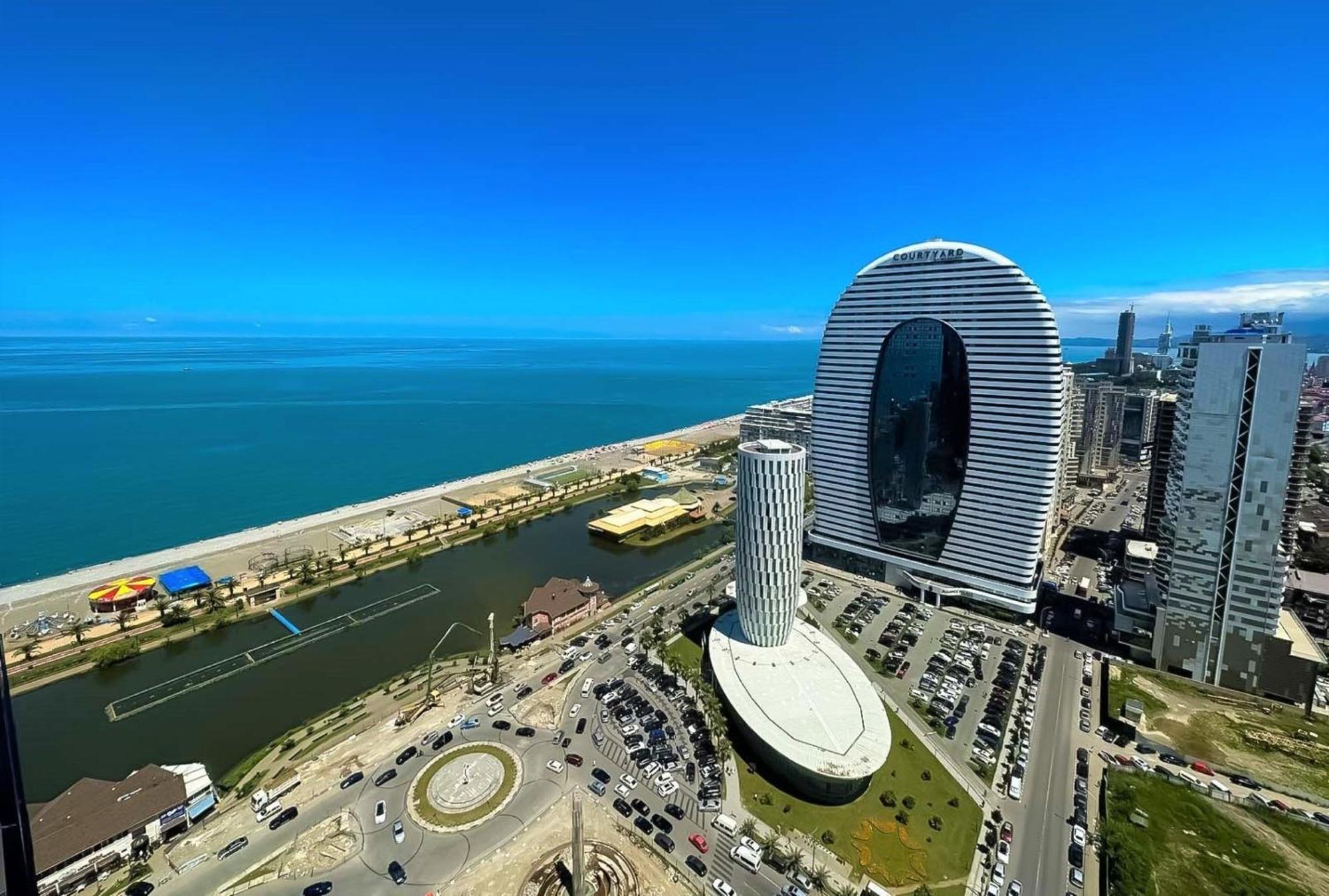 Relax And Unwind Premier Sea View Aparthotel In Batumi Bagian luar foto