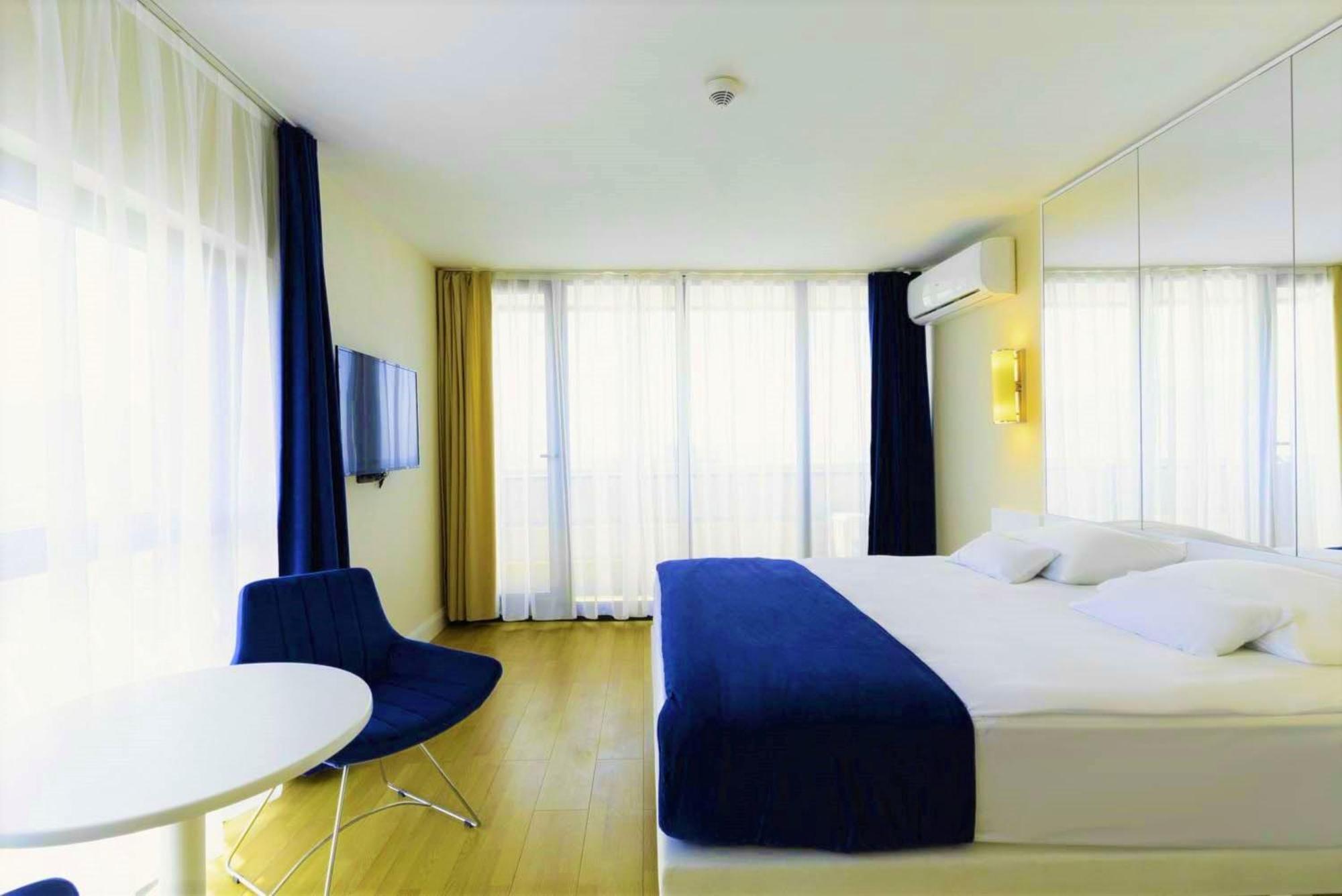 Relax And Unwind Premier Sea View Aparthotel In Batumi Bagian luar foto